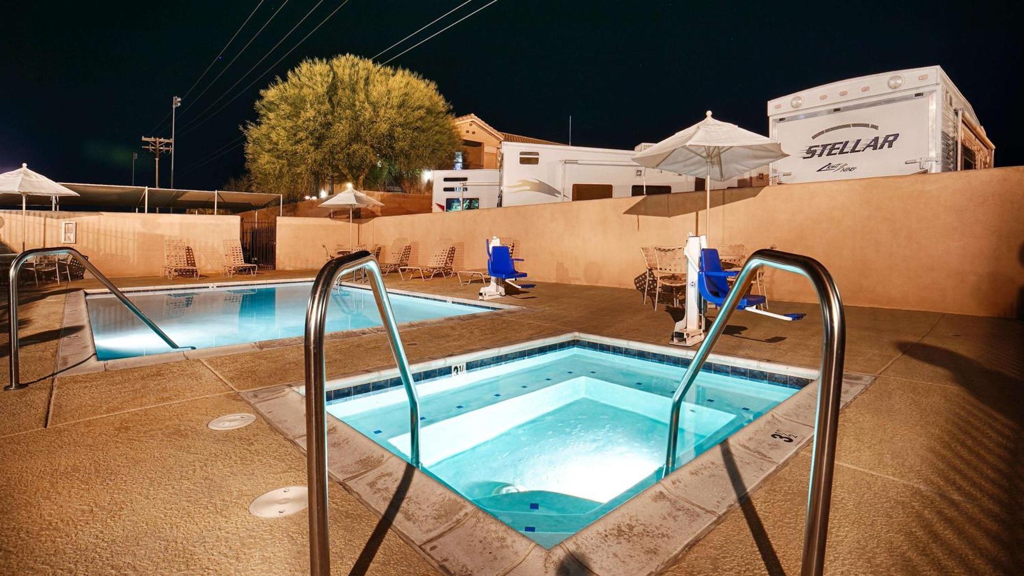 Best Western Plus Main Street Inn Brawley Buitenkant foto