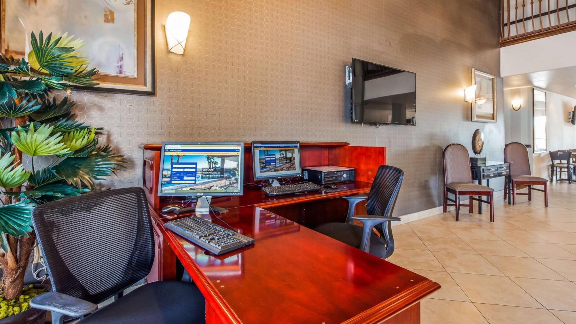 Best Western Plus Main Street Inn Brawley Buitenkant foto